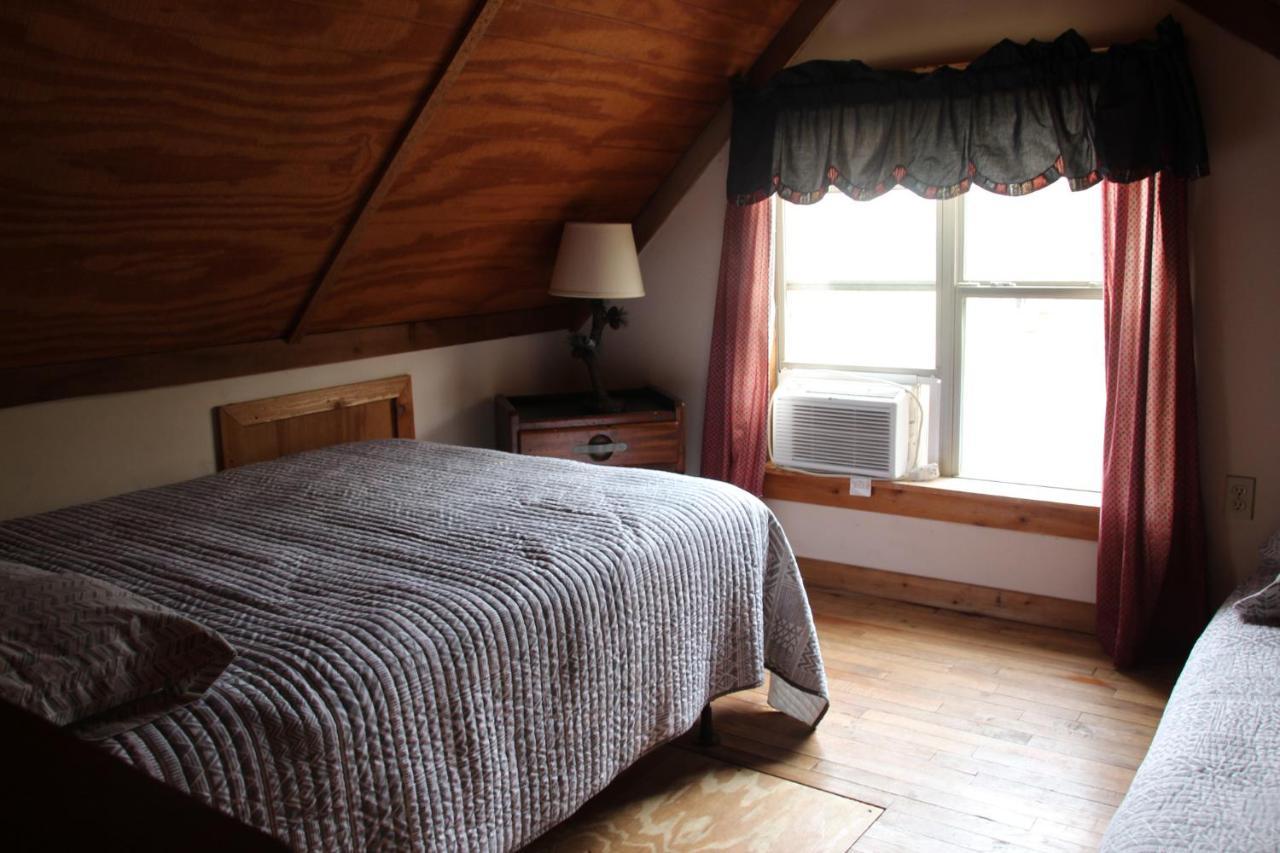 Berry Creek Cabins Bed & Breakfast Isabel Ngoại thất bức ảnh