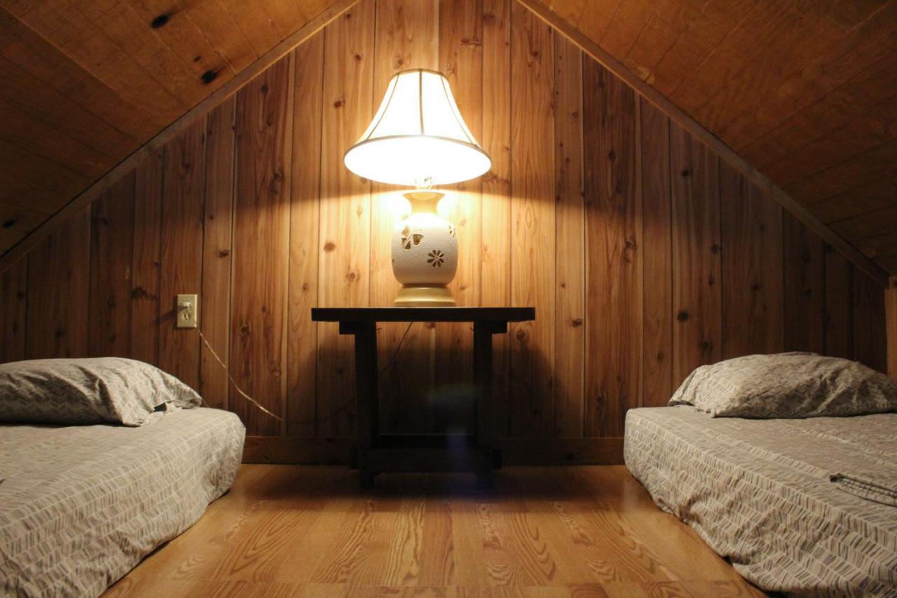Berry Creek Cabins Bed & Breakfast Isabel Ngoại thất bức ảnh