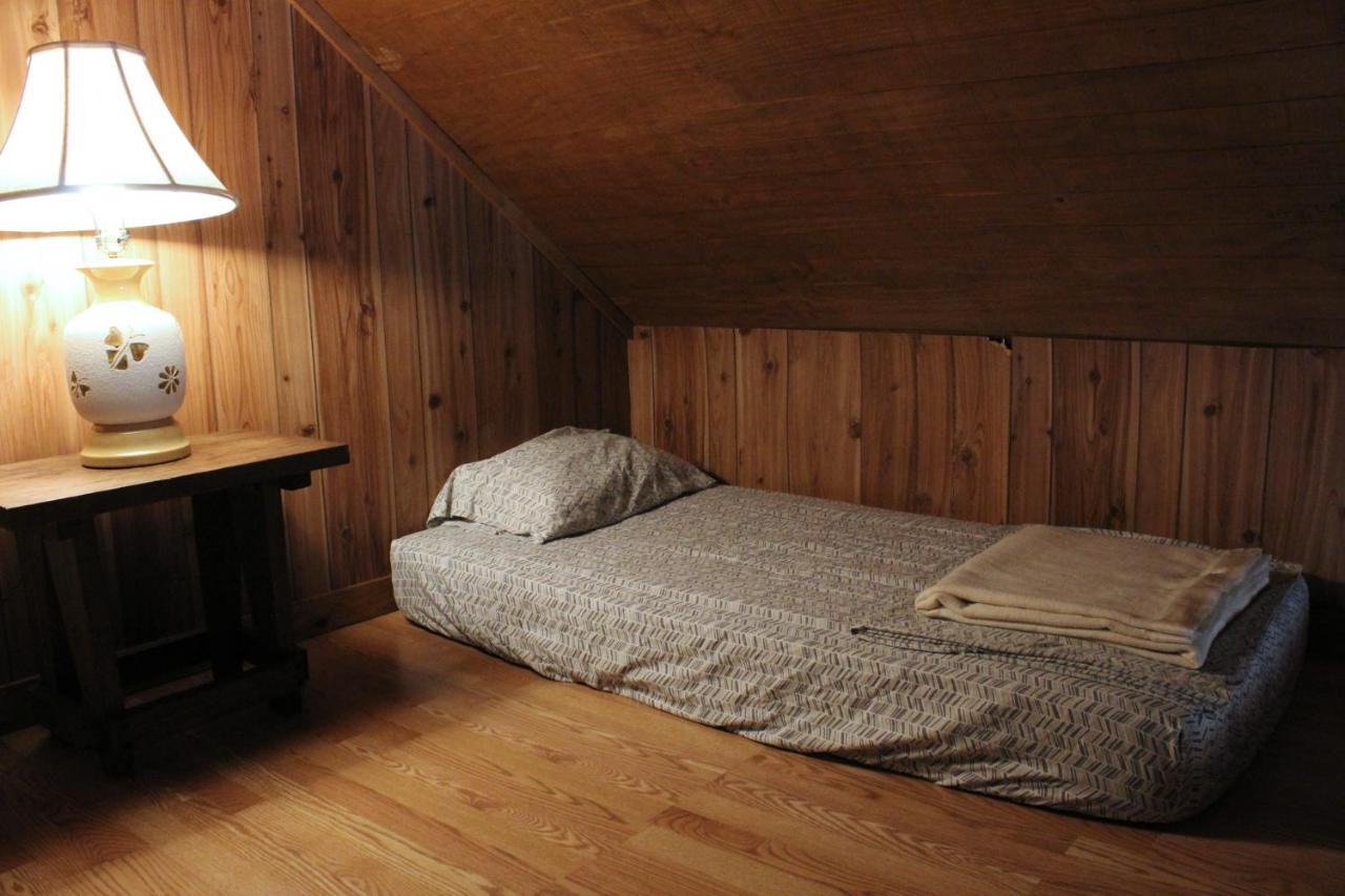 Berry Creek Cabins Bed & Breakfast Isabel Ngoại thất bức ảnh