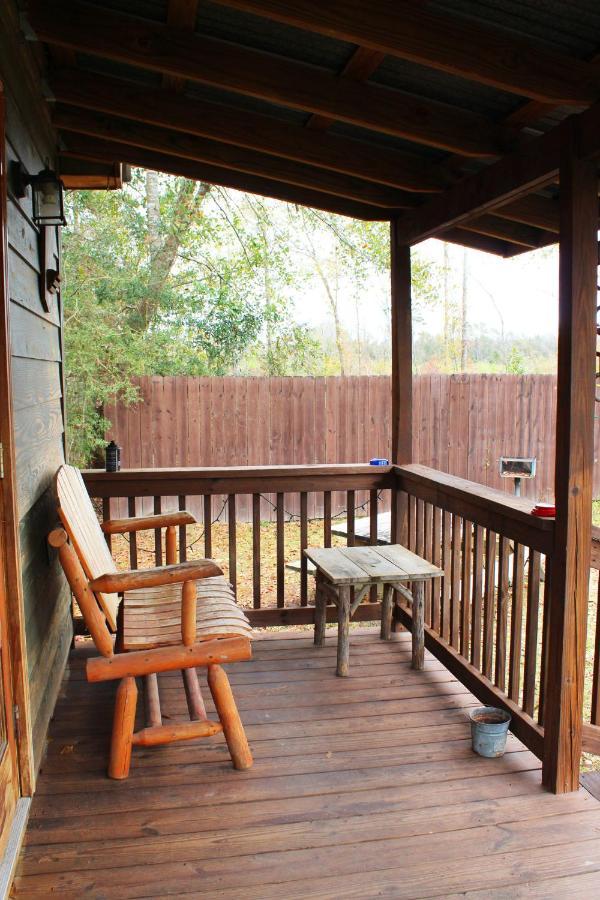 Berry Creek Cabins Bed & Breakfast Isabel Ngoại thất bức ảnh